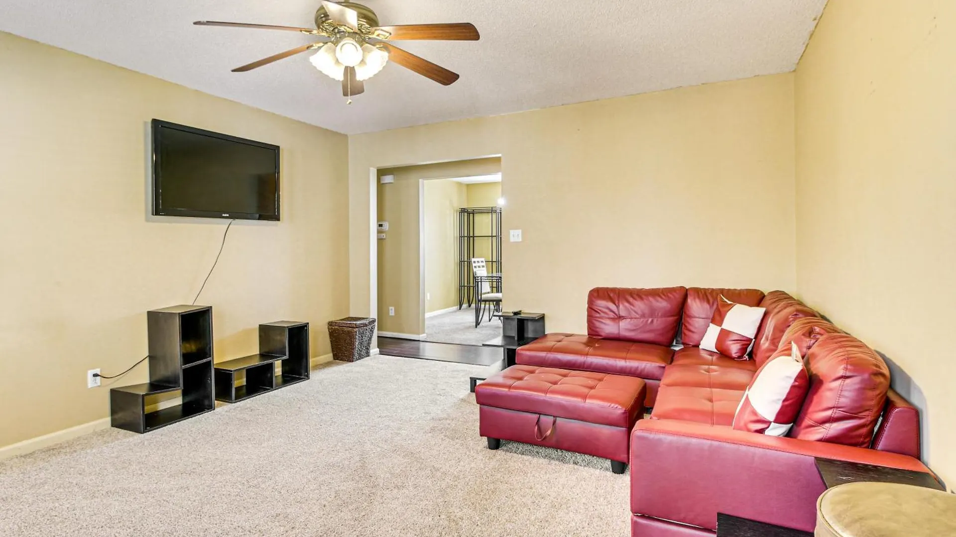 3 Mi To Hunter Army Airfield Home With Serene Deck Savannah 0*,  United States
