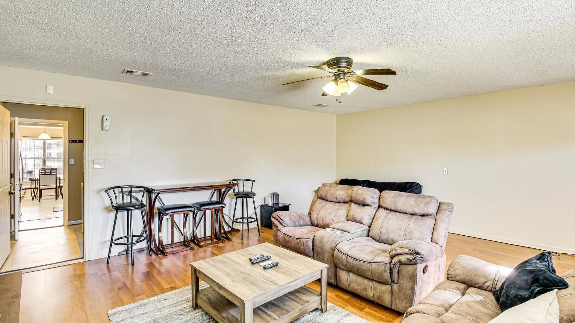 3 Mi To Hunter Army Airfield Home With Serene Deck Savannah