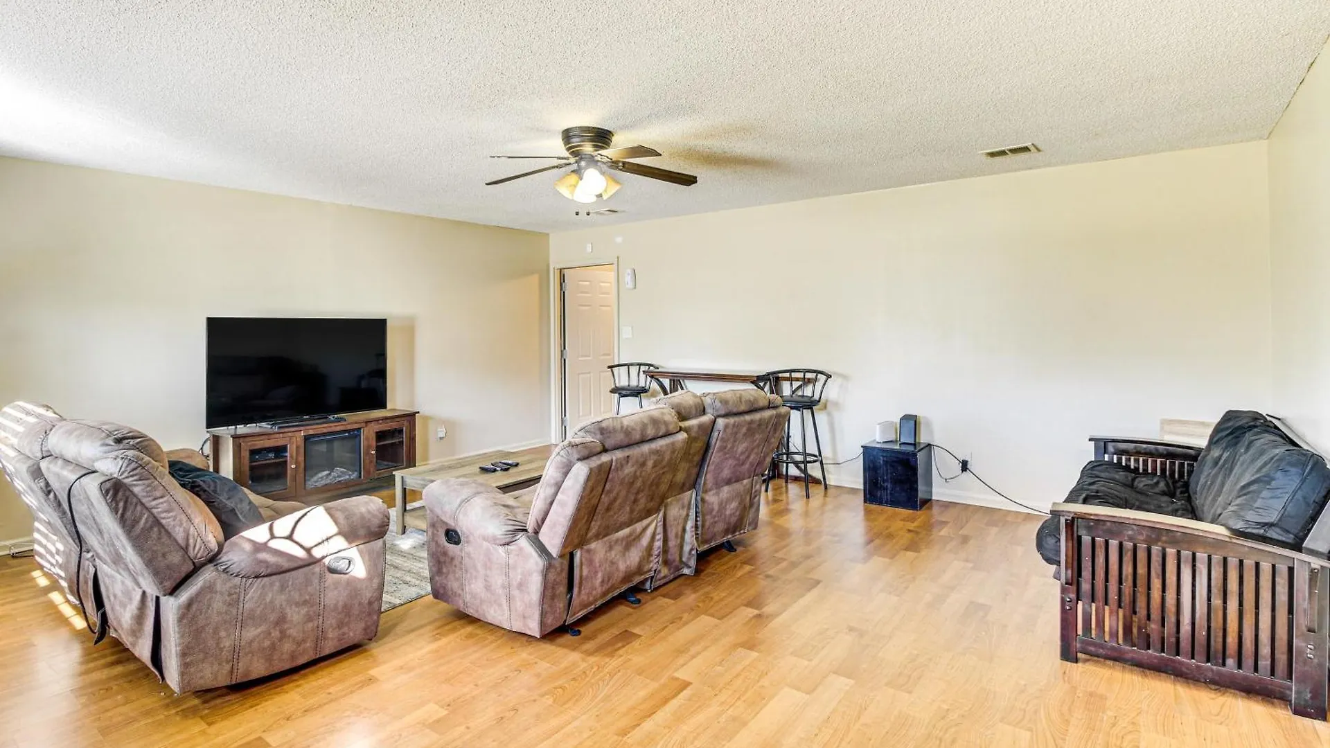 Holiday home 3 Mi To Hunter Army Airfield Home With Serene Deck Savannah
